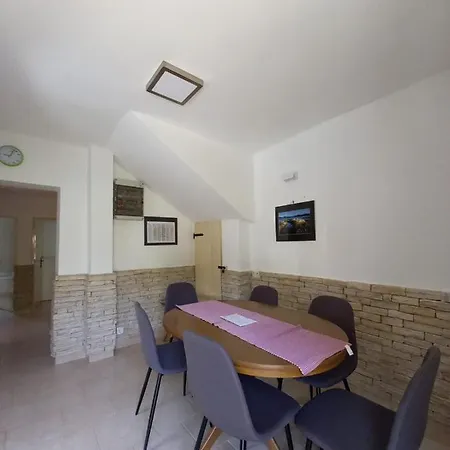 Apartment Toni